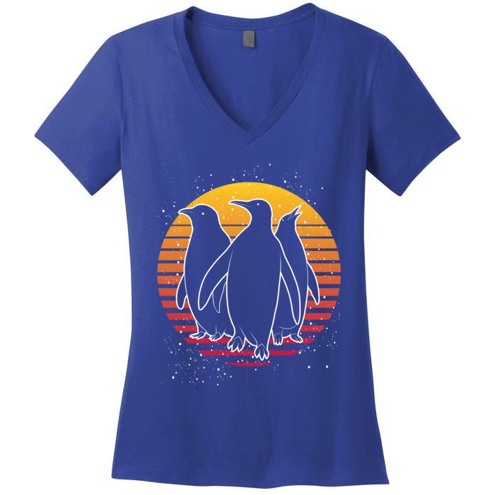 Retro Penguin Gift Women's V-Neck T-Shirt