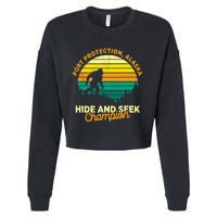 Retro Port Protection, Alaska Big foot Souvenir Cropped Pullover Crew