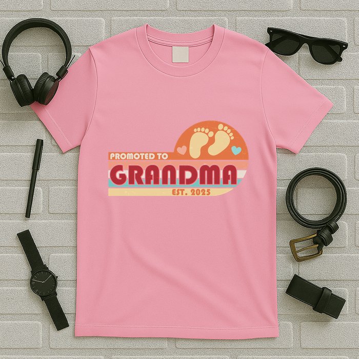 Retro Promoted To Grandma Established 2025 T-Shirt