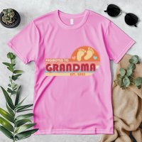Retro Promoted To Grandma Established 2025 Premium T-Shirt