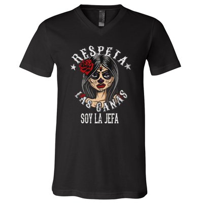 Retro Respeta Las Canas La Jefa Funny Spanish Gift For Halloween V-Neck T-Shirt