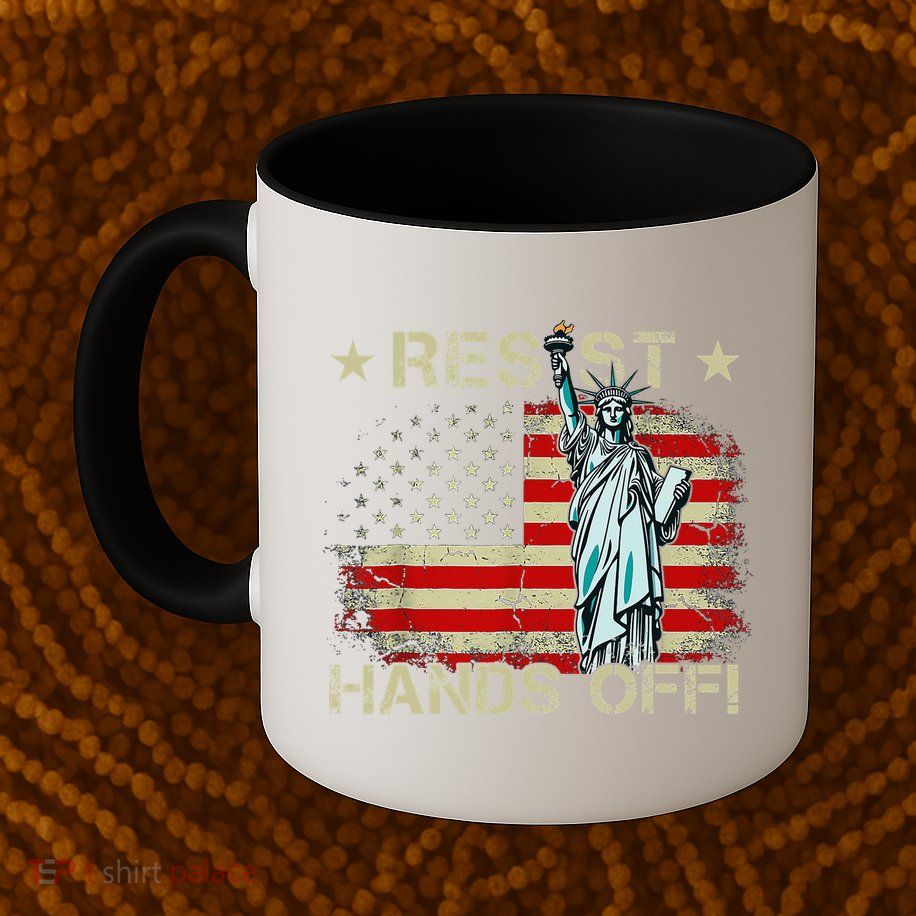 Resist Resistance Statue Of Liberty Hands Off Protest Retro Mug
