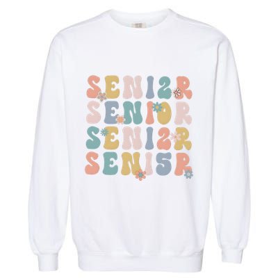 Retro Senior 2025 Groovy Floral Class Of 2025 Garment-Dyed Sweatshirt