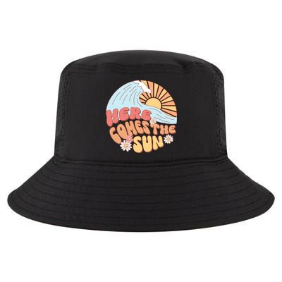 Retro Summer Here Comes The Sun Boho Groovy Gift Funny Gift Cool Comfort Performance Bucket Hat