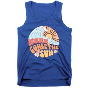 Retro Summer Here Comes The Sun Boho Groovy Gift Funny Gift Tank Top