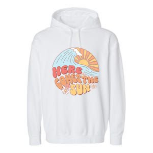 Retro Summer Here Comes The Sun Boho Groovy Gift Funny Gift Garment-Dyed Fleece Hoodie