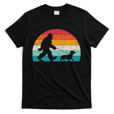 Retro Sasquatch Lover Doxie Wiener Dog Walker Bigfoot Walking A Dog Funny Dachshund Weiner Dog Dad W T-Shirt