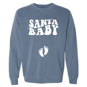 Retro Santa Pregnancy Announcet Christmas Pregnancy Gift Garment-Dyed Sweatshirt