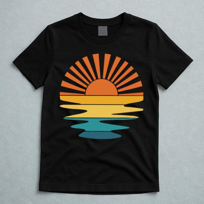 Retro Sunset Rays Wavy Vintage Retro Sunshine Sun Rays Beachy Vibes Retro Summer T-Shirt