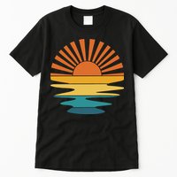 Retro Sunset Rays Wavy Vintage Retro Sunshine Sun Rays Beachy Vibes Retro Summer Tall T-Shirt