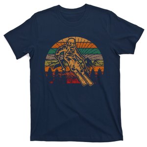 Retro Skier Silhouette Sunset Skiing Winter Sport Ski T-Shirt