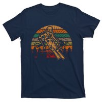 Retro Skier Silhouette Sunset Skiing Winter Sport Ski T-Shirt