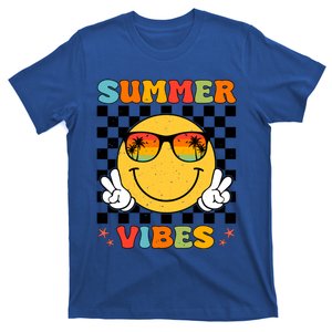 Retro Summer Vacation Family Summer Vibes Cool Gift T-Shirt