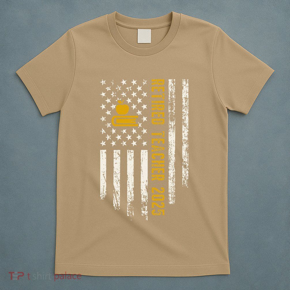 Retired Teacher Class 2025 Vintage Us Flag School Retirement T-Shirt