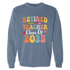 Retired Teacher Class Of 2025 Retro Groovy Teacher Garment-Dyed Sweatshirt