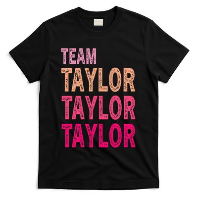 Retro T.AYLOR First Name Personalized Groovy Birthday T-Shirt