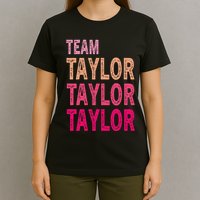 Retro T.AYLOR First Name Personalized Groovy Birthday T-Shirt