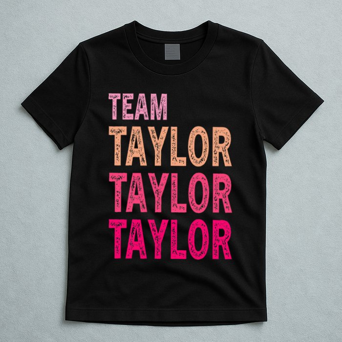 Retro T.AYLOR First Name Personalized Groovy Birthday T-Shirt
