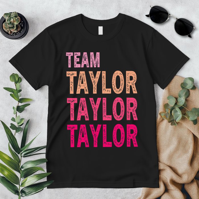 Retro T.AYLOR First Name Personalized Groovy Birthday Premium T-Shirt