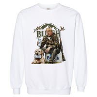 Retro Trump Hunting Deer Funny Beer Drinking Beer Hunting Garment-Dyed Sweatshirt