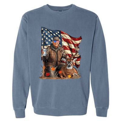 Retro Trump Hunting Deer Funny Beer Drinking Beer Hunting Garment-Dyed Sweatshirt