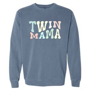 Retro Twin Mama Twin Mom Established Mom Motherhood Gift Garment-Dyed Sweatshirt