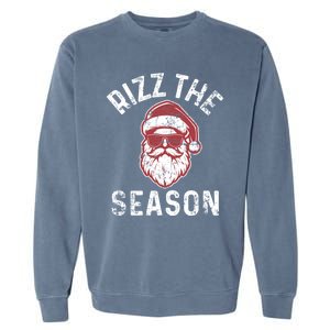 Rizz The Season Funny Christmas Rizzmas Santa Claus Rizzler Gift Garment-Dyed Sweatshirt