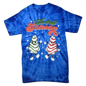 Retro Tis The Season Christmas Tree Cakes Debbie Funny Great Gift Tie-Dye T-Shirt