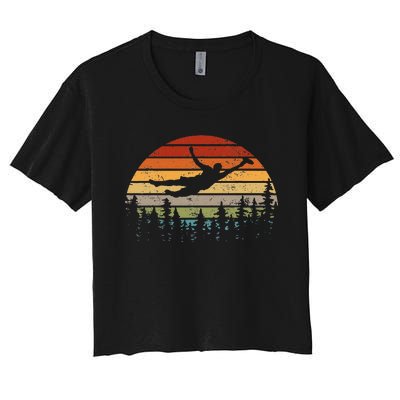 Retro Ultimate Frisbee Player Men Women Vintage Flying Disc Women's Crop Top Tee