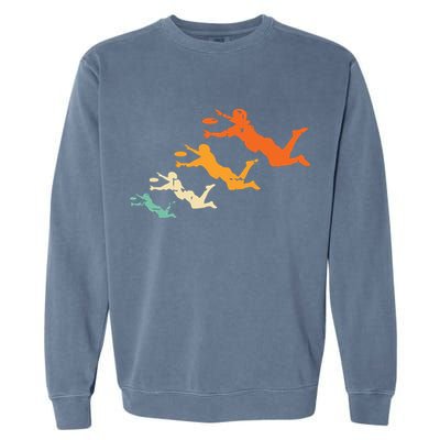 Retro Ultimate Frisbee Player Vintage Disc Ultimate Frisbee Garment-Dyed Sweatshirt
