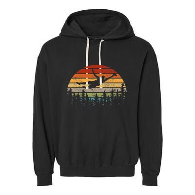 Retro Ultimate Frisbee Player Vintage Flying Disc Garment-Dyed Fleece Hoodie