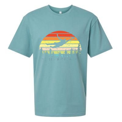 Retro Ultimate Frisbee Player Vintage Flying Disc Sueded Cloud Jersey T-Shirt