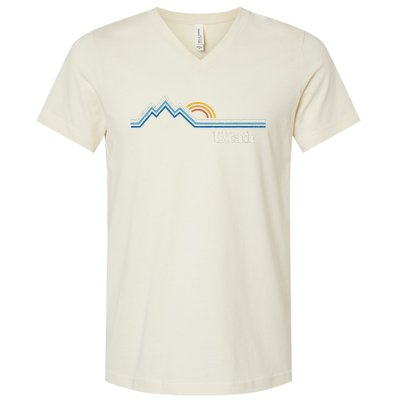 Retro Utah T Vintage Sunrise Mountains Design V-Neck T-Shirt