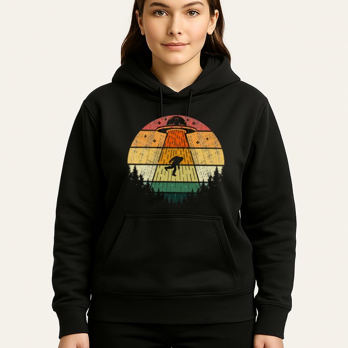 Retro Vintage Bigfoot Ufo Abduction Funny Sasquatch Aliens Hoodie