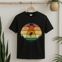 Retro Vintage Bigfoot Ufo Abduction Funny Sasquatch Aliens T-Shirt