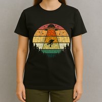 Retro Vintage Bigfoot Ufo Abduction Funny Sasquatch Aliens T-Shirt