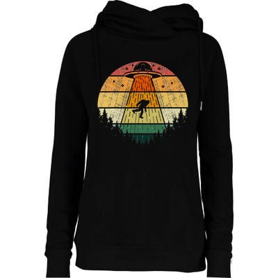 Retro Vintage Bigfoot Ufo Abduction Funny Sasquatch Aliens Womens Funnel Neck Pullover Hood