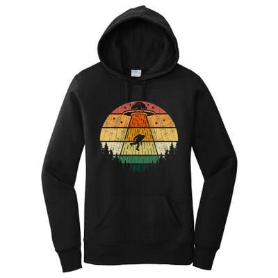 Retro Vintage Bigfoot Ufo Abduction Funny Sasquatch Aliens Women's Pullover Hoodie