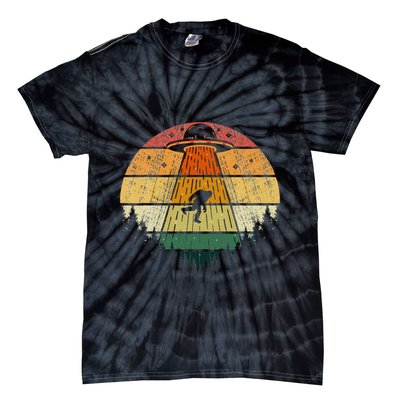 Retro Vintage Bigfoot Ufo Abduction Funny Sasquatch Aliens Tie-Dye T-Shirt