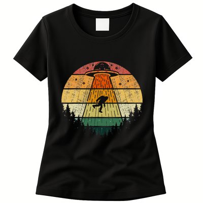 Retro Vintage Bigfoot Ufo Abduction Funny Sasquatch Aliens Womens T-Shirt
