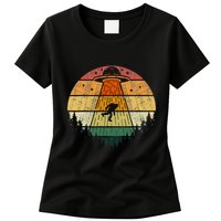 Retro Vintage Bigfoot Ufo Abduction Funny Sasquatch Aliens Womens T-Shirt