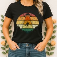 Retro Vintage Bigfoot Ufo Abduction Funny Sasquatch Aliens Womens T-Shirt