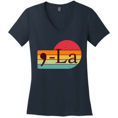 Retro Vintage Comma La Kamala Harris 2024 Women's V-Neck T-Shirt