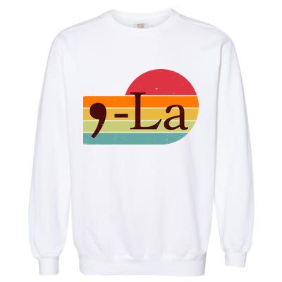 Retro Vintage Comma La Kamala Harris 2024 Garment-Dyed Sweatshirt