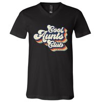 Retro Vintage Cool Aunts Club Groovy Aunt Mothers Day V-Neck T-Shirt