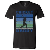 Retro Vintage Cricket Dad Father's Day Cricket Coach V-Neck T-Shirt