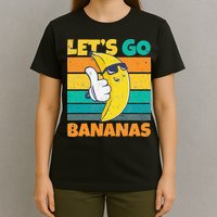 Retro Vintage Funny Banana Meme Let Go Banana Cool Bananas T-Shirt