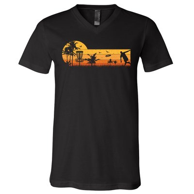 Retro Vintage Frisbee Golf Player Design  Disc Golf Gift V-Neck T-Shirt