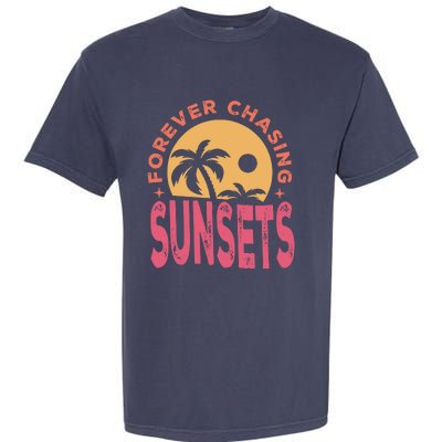 Retro Vintage Forever Chasing Sunsets Summer Vacation Outfit Garment-Dyed Heavyweight T-Shirt