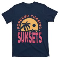 Retro Vintage Forever Chasing Sunsets Summer Vacation Outfit T-Shirt